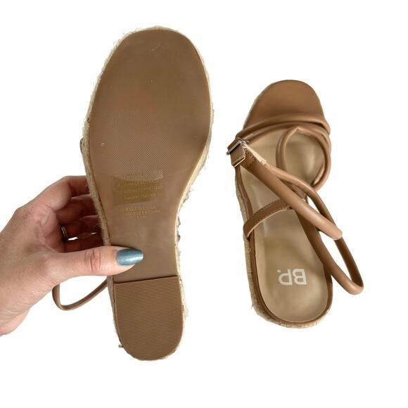 BP Women's Cohan Tan Espadrille Platform Wedge
Sandals Size 8.5 - Picture 5 of 6